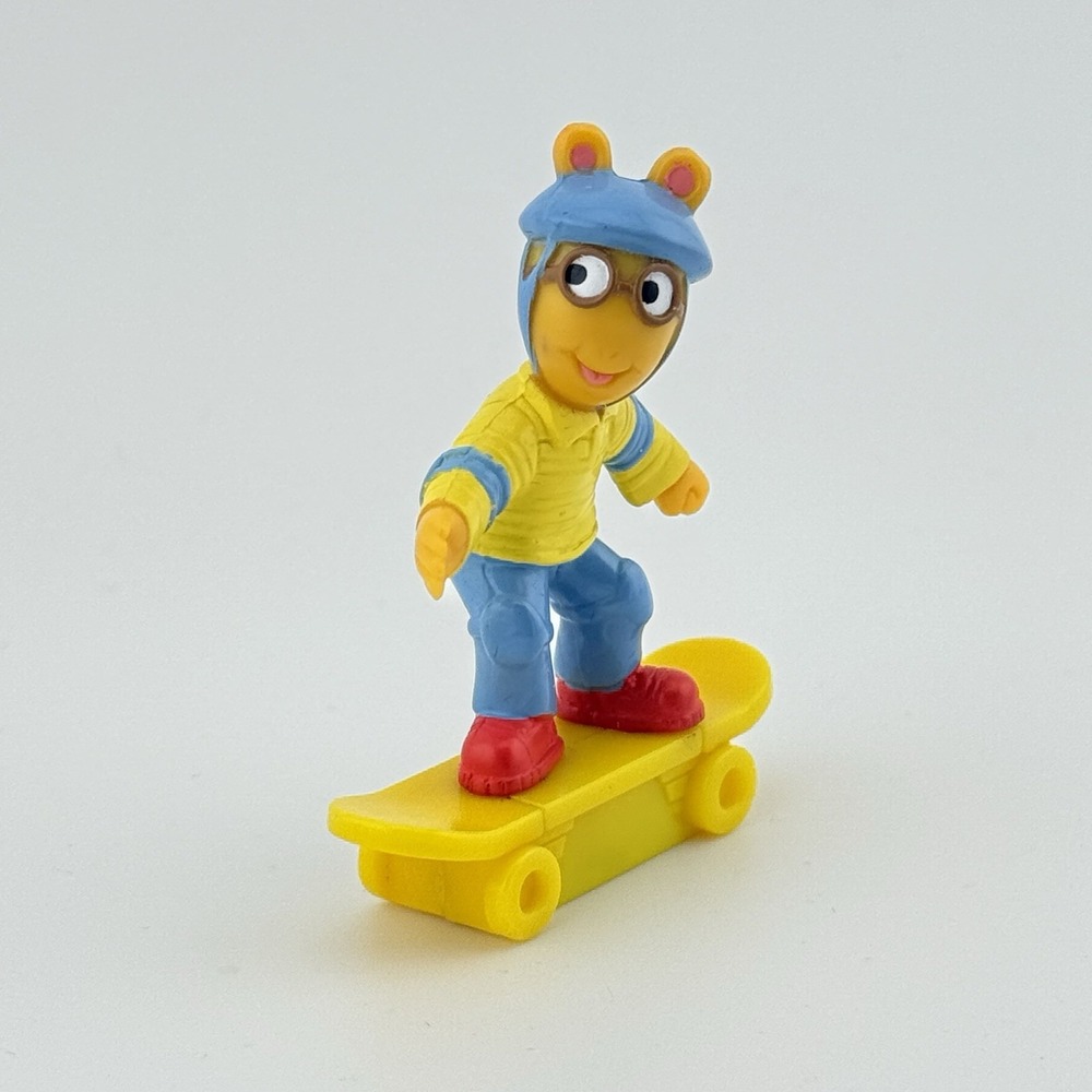 Vintage PBS Kids Arthur Skateboard PVC 2" Collectible Figure Wendy's Meal Toy